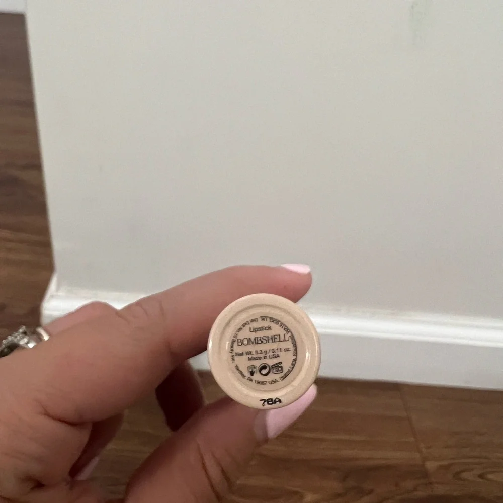 Doll 10 Bombshell Lipstick
